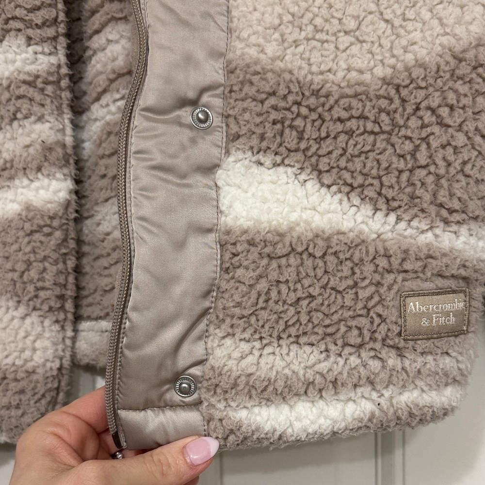 Abercrombie Kids Cozy Sherpa Jacket - Brown and Cream - Picture 3 of 4